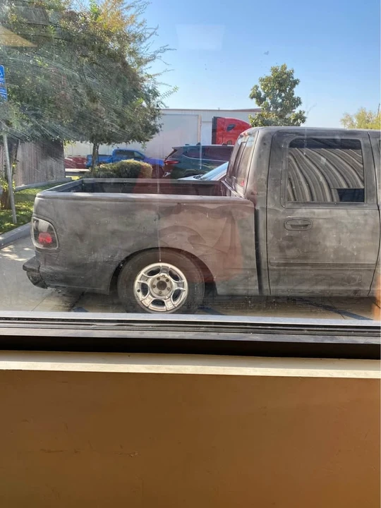 2001 Ford F-150 10th Gen - Image 2 of 14