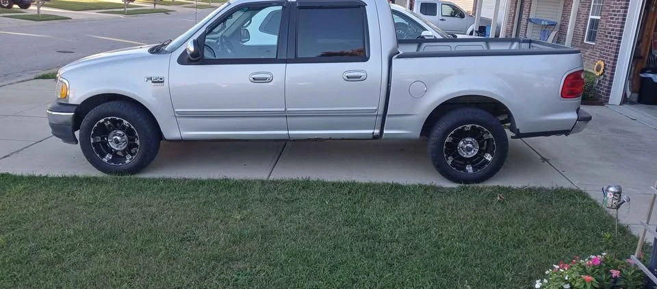2001 Ford F-150 10th Gen - Image 2 of 3