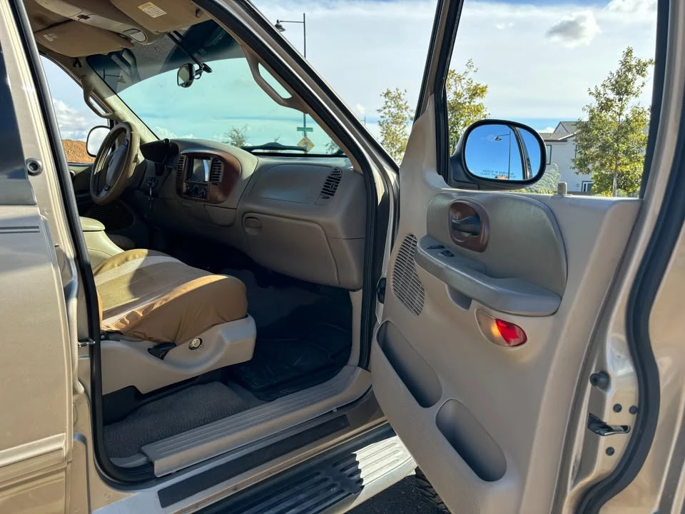2001 Ford F-150 10th Gen - Image 9 of 18
