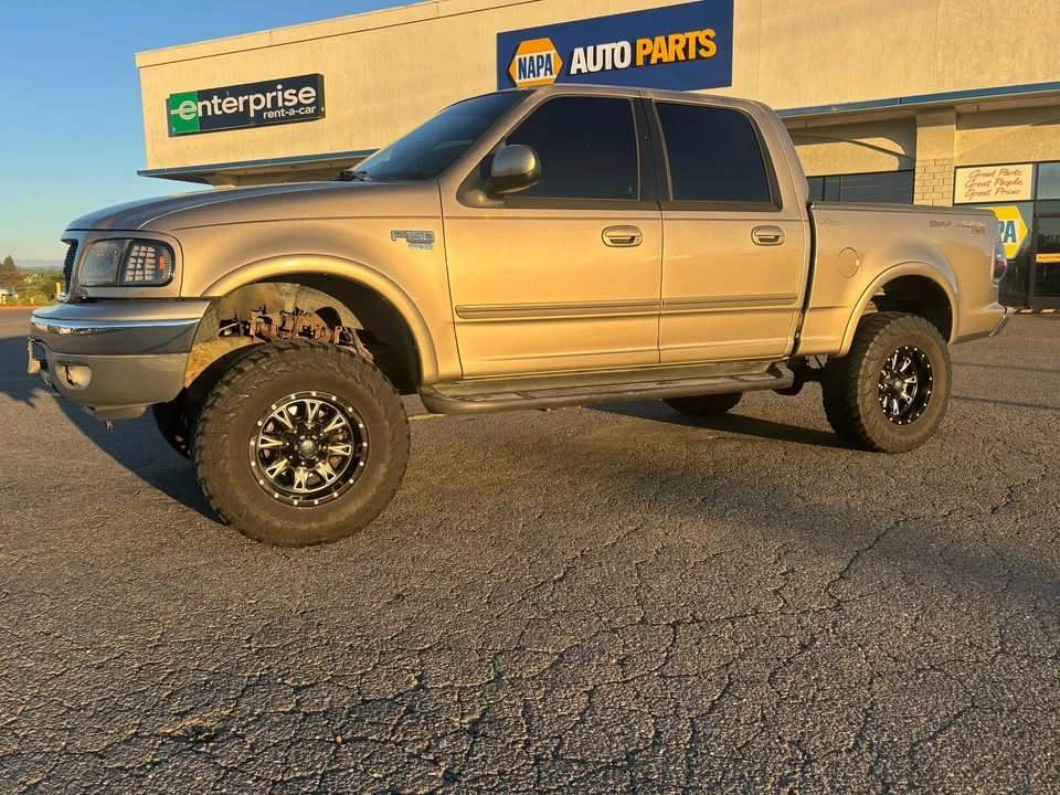 2001 Ford F-150 10th Gen - Image 2 of 18