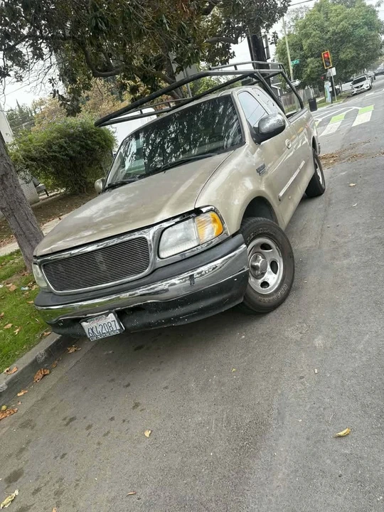 2001 Ford F-150 10th Gen - Image 8 of 10
