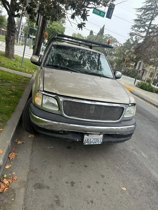 2001 Ford F-150 10th Gen - Image 5 of 10