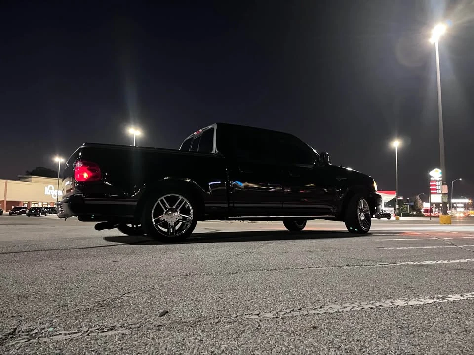 2001 Ford F-150 10th Gen - Image 2 of 20