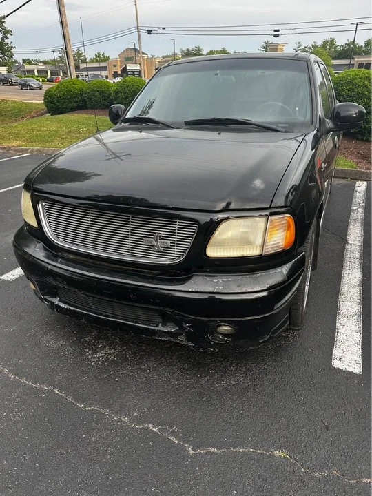 2001 Ford F-150 10th Gen - Image 2 of 13