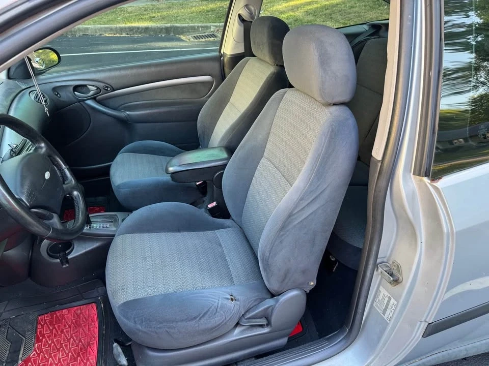 2001 Ford Focus 1st Gen - Image 9 of 18