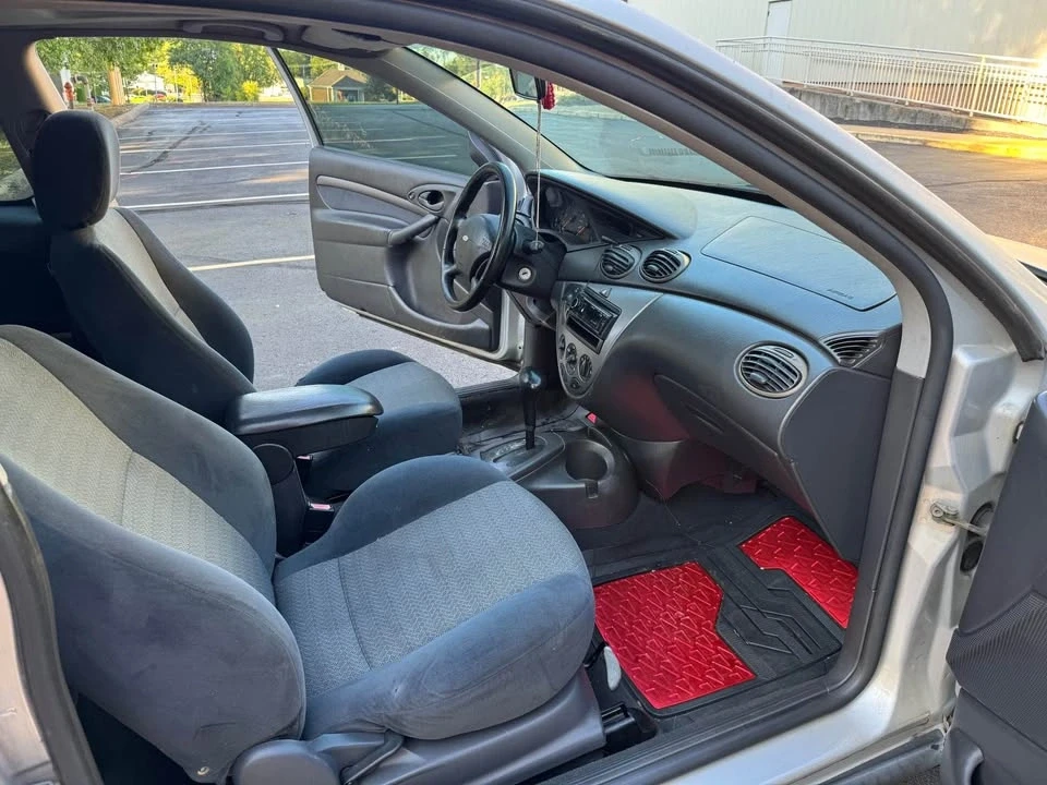 2001 Ford Focus 1st Gen - Image 11 of 18