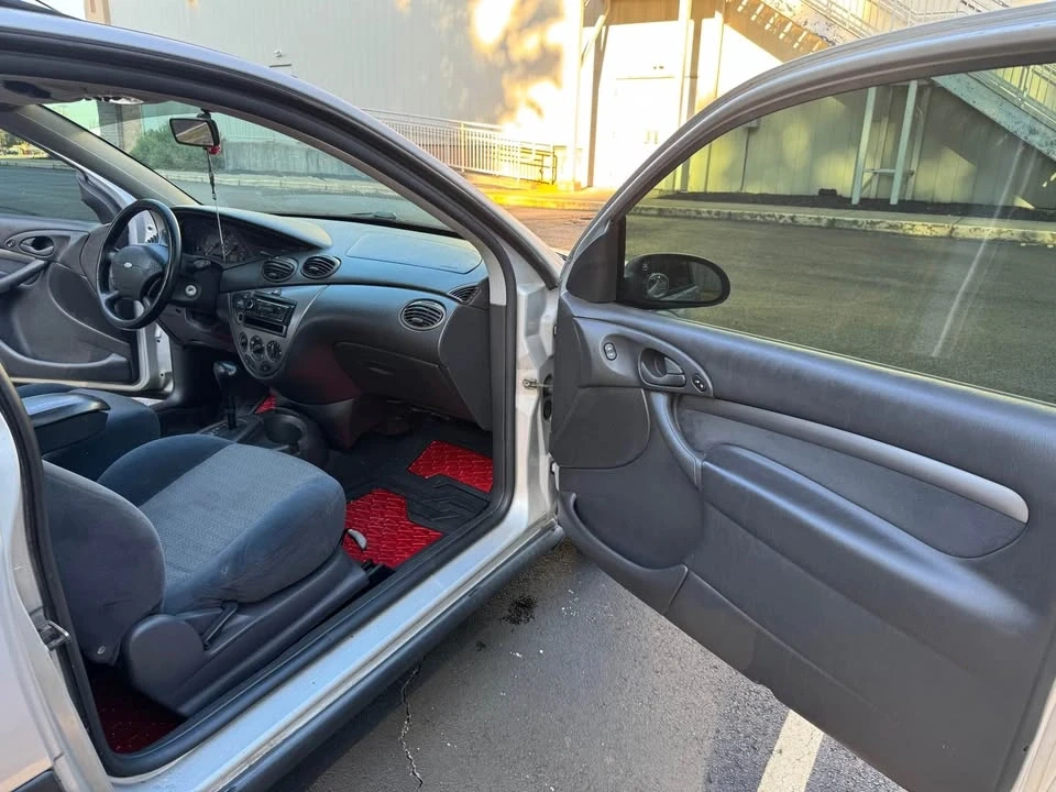 2001 Ford Focus 1st Gen - Image 10 of 18