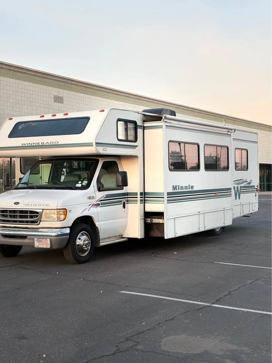 2001 Ford Econoline Van - Image 3 of 16