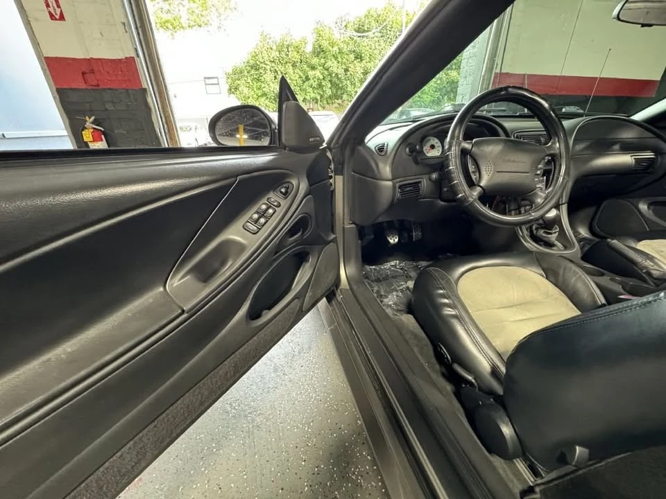 2001 Ford SN95 Mustang - Image 15 of 20