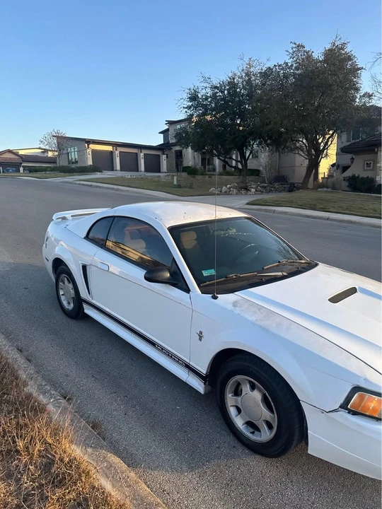2001 Ford SN95 Mustang - Image 3 of 4
