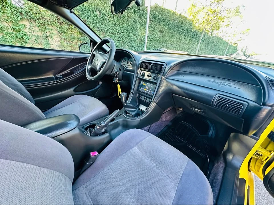2001 Ford SN95 Mustang - Image 13 of 16