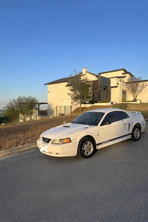 2001 Ford SN95 Mustang - Image 4 of 4