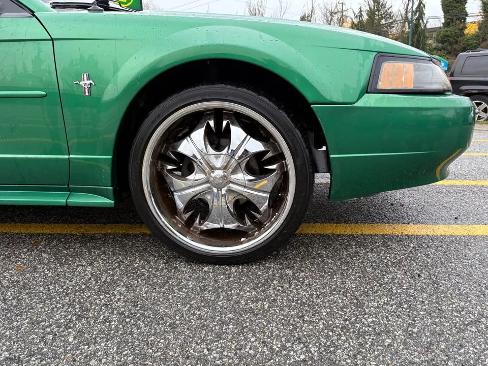2001 Ford SN95 Mustang - Image 5 of 17