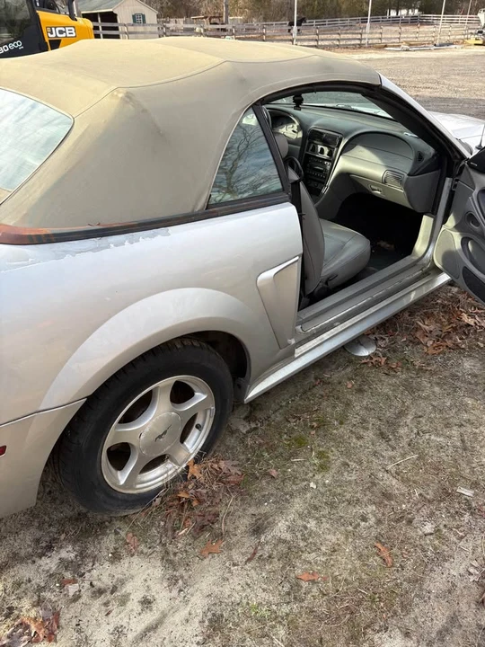 2001 Ford SN95 Mustang - Image 5 of 10