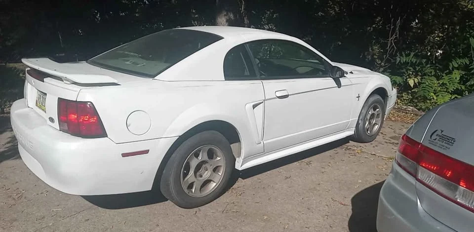 2001 Ford SN95 Mustang - Image 2 of 8