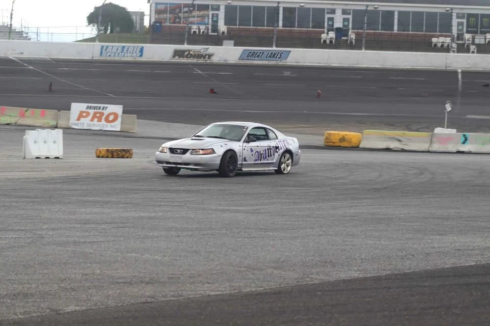 2001 Ford SN95 Mustang - Image 4 of 4