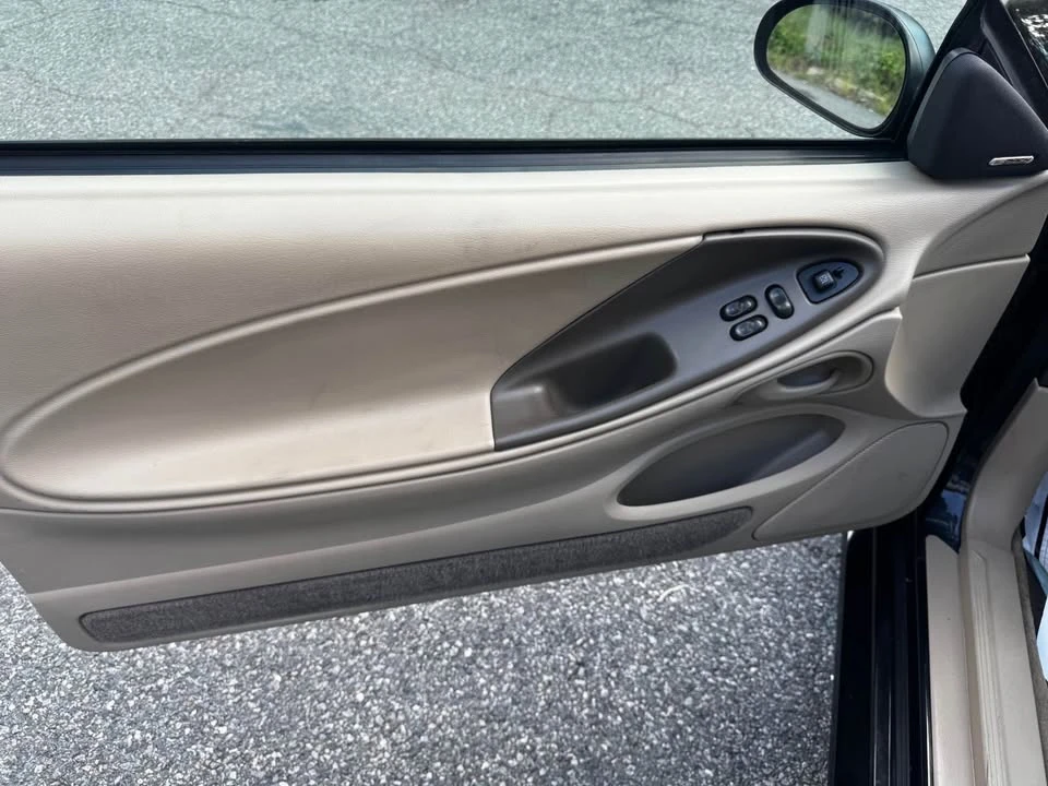 2001 Ford SN95 Mustang - Image 10 of 17