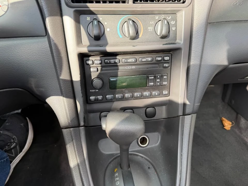 2001 Ford SN95 Mustang - Image 11 of 17
