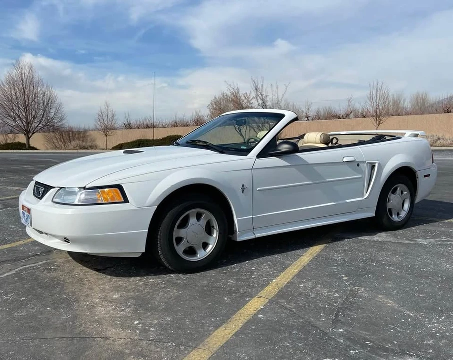 2001 Ford SN95 Mustang - Image 9 of 16