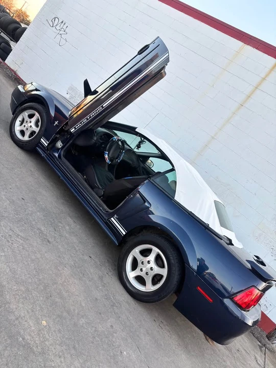 2001 Ford SN95 Mustang - Image 2 of 10