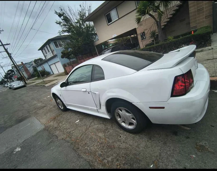 2001 Ford SN95 Mustang - Image 3 of 3