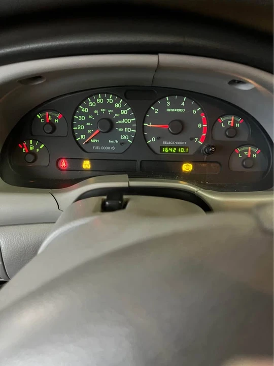 2001 Ford SN95 Mustang - Image 8 of 10