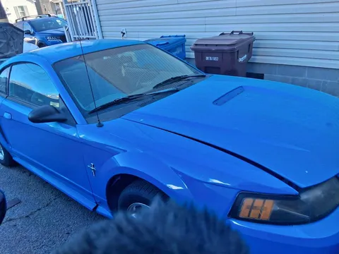 2001 Ford Mustang V6 Coupe