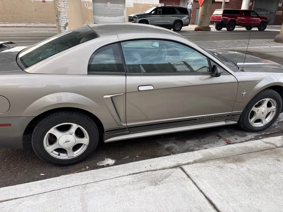2001 Ford SN95 Mustang - Image 5 of 8