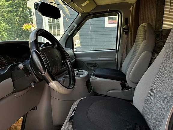 2001 Ford Econoline Van - Image 5 of 14