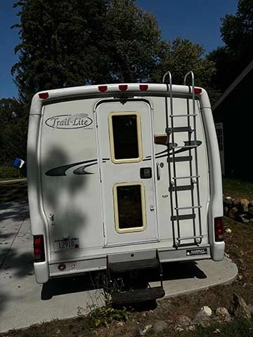 2001 Ford Econoline Van - Image 2 of 14