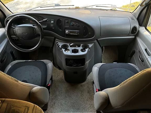 2001 Ford Econoline Van - Image 6 of 14