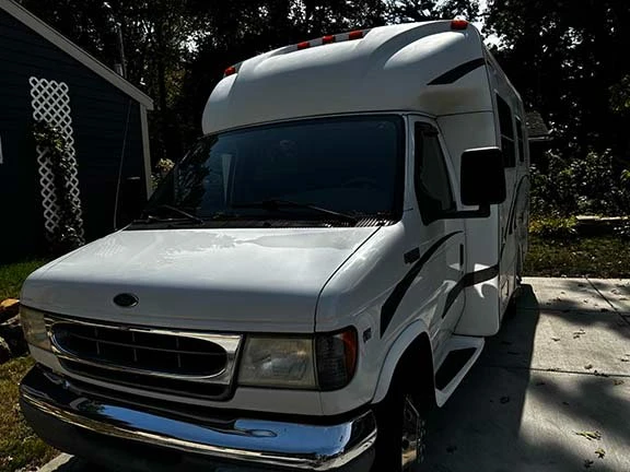 2001 Ford Econoline Van - Image 3 of 14