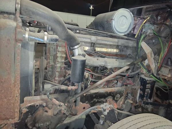 2001 Freightliner - Image 7 of 11
