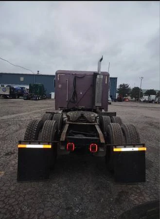 2001 Freightliner - Image 8 of 11