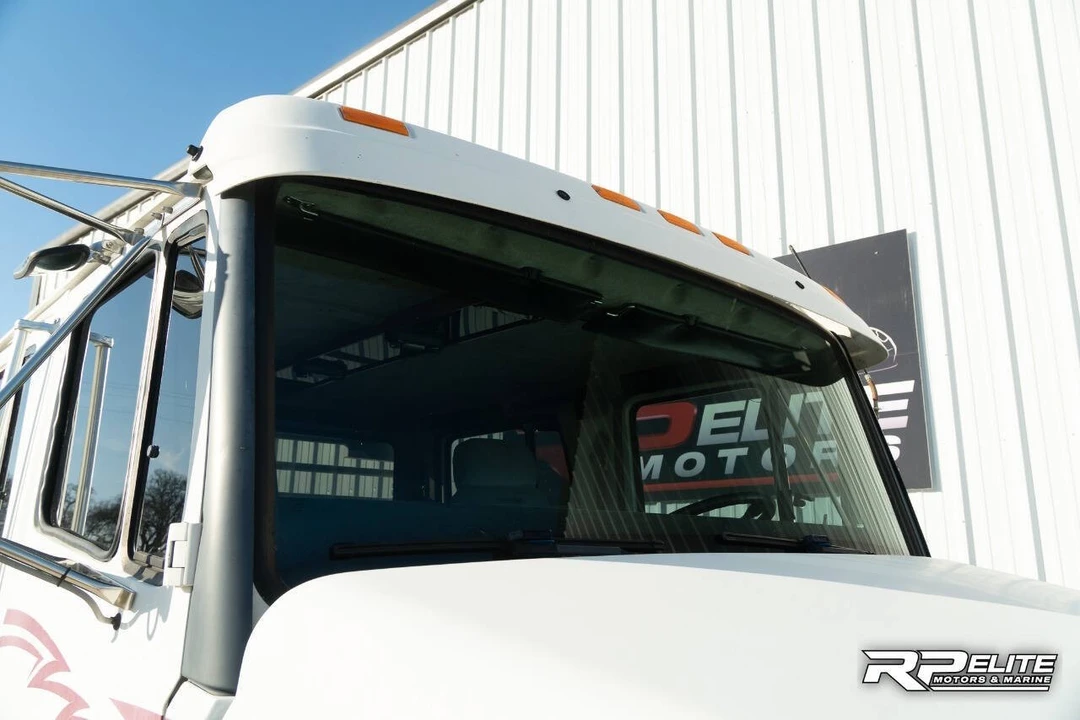2001 Freightliner - Image 17 of 21