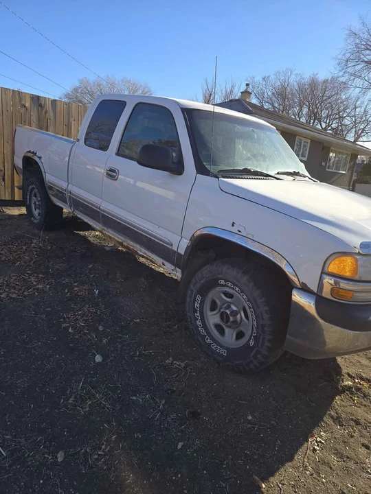 2001 GMC Sierra - Image 3 of 5