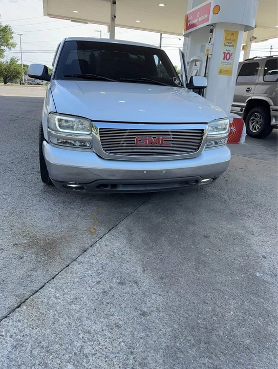 2001 GMC Sierra 2nd Gen - Image 2 of 7