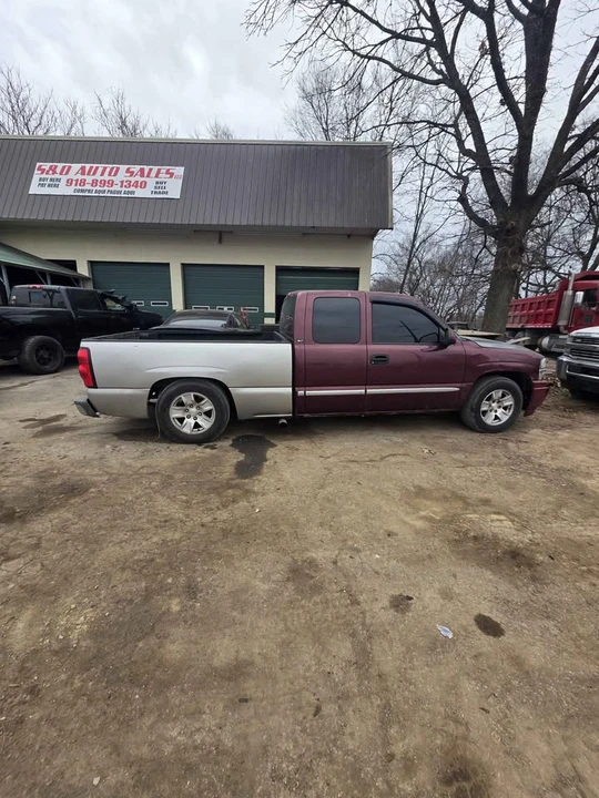 2001 GMC Sierra 2nd Gen - Image 2 of 6