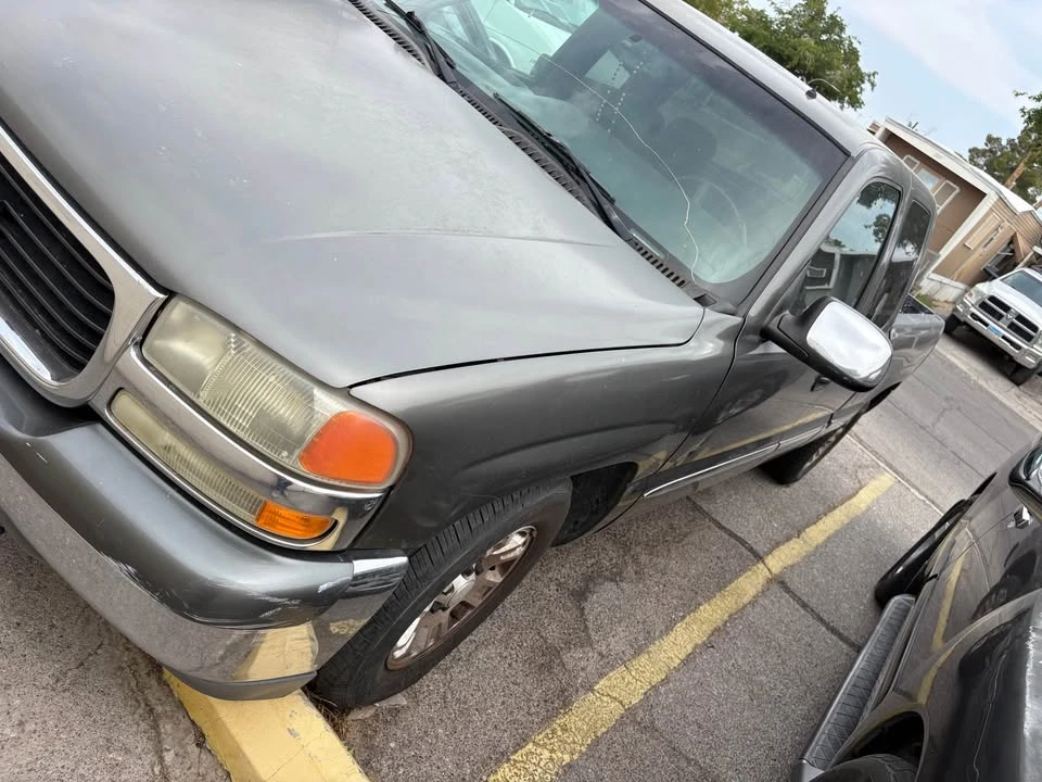 2001 GMC Sierra 2nd Gen - Image 2 of 4