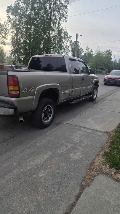 2001 GMC Sierra Heavy Duty 2nd Gen - Image 5 of 6