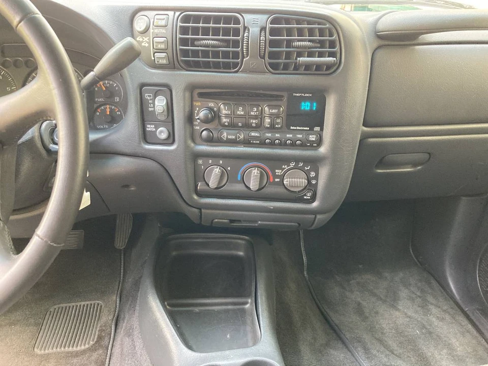 2001 GMC S-15 Jimmy 2nd Gen - Image 9 of 24