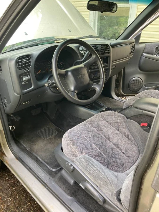 2001 GMC S-15 Jimmy 2nd Gen - Image 18 of 24