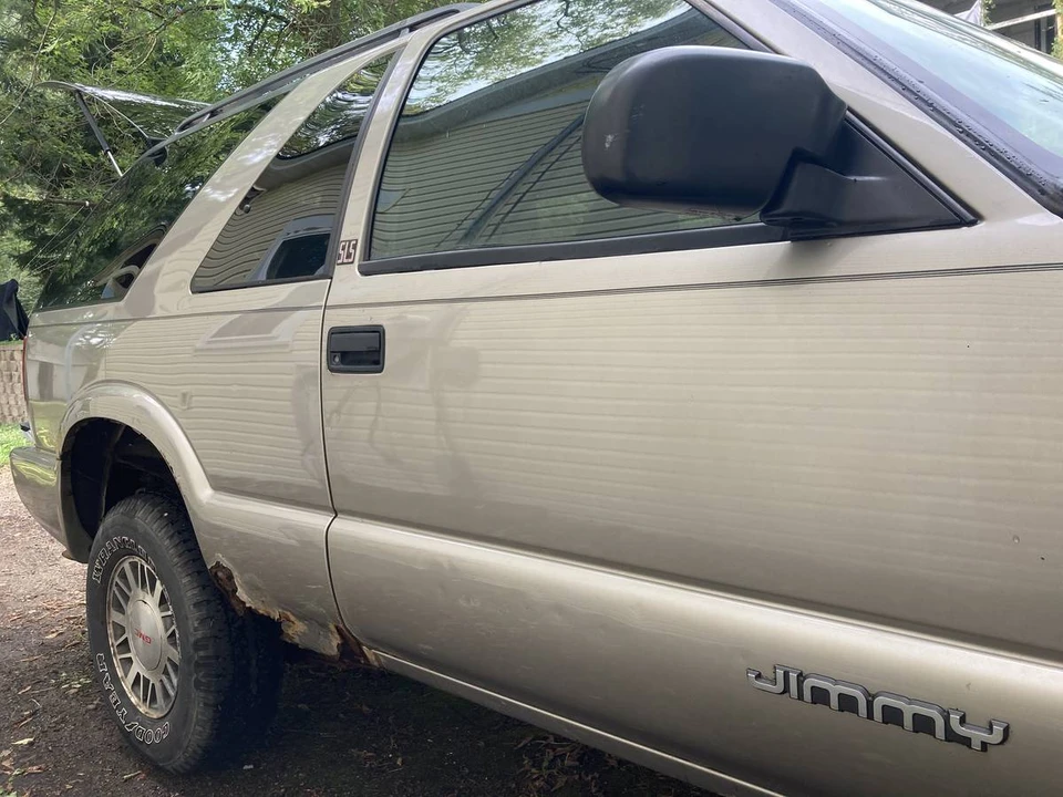 2001 GMC S-15 Jimmy 2nd Gen - Image 3 of 24