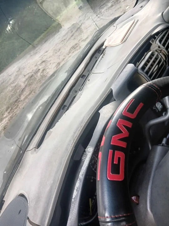 2001 GMC S-15 Jimmy 2nd Gen - Image 6 of 7