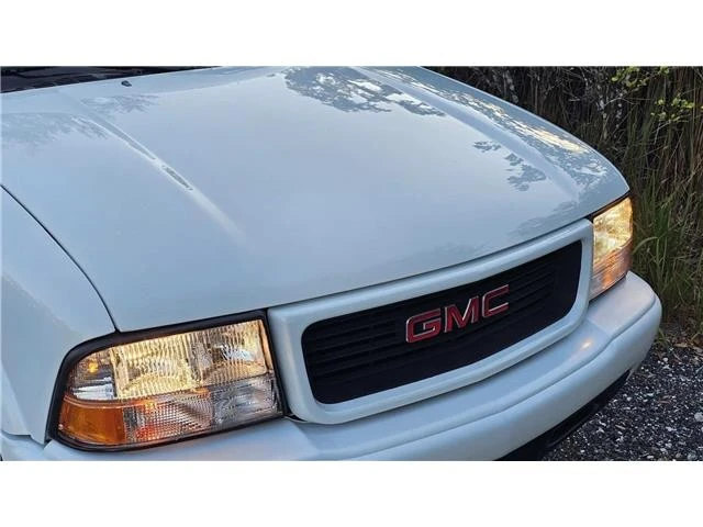 2001 GMC S-15 Jimmy 2nd Gen - Image 10 of 21