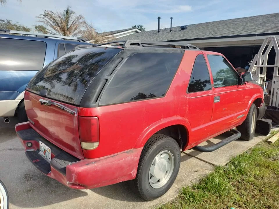 2001 GMC S-15 Jimmy 2nd Gen - Image 2 of 4