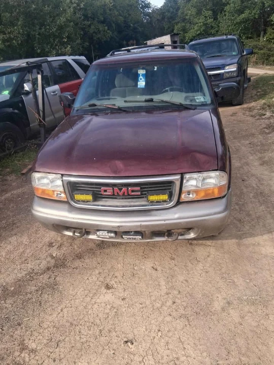 2001 GMC S-15 Jimmy 2nd Gen - Image 4 of 5