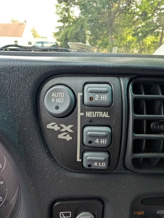 2001 GMC S-15 Jimmy 2nd Gen - Image 7 of 10