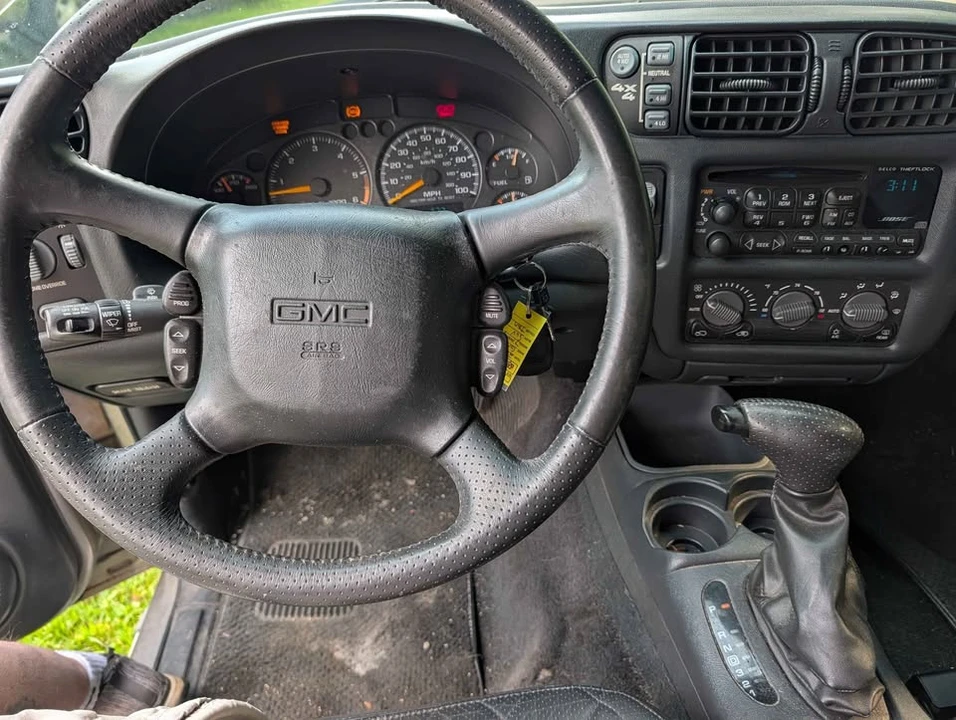 2001 GMC S-15 Jimmy 2nd Gen - Image 8 of 10
