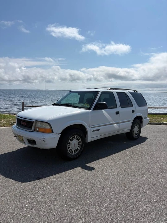 2001 GMC S-15 Jimmy 2nd Gen - Image 2 of 7